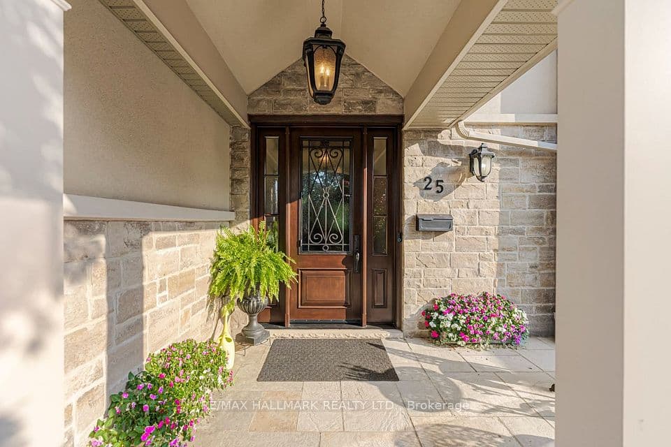 25 Queensborough Crescent, Toronto, ON M9R 1A1 – photo 3