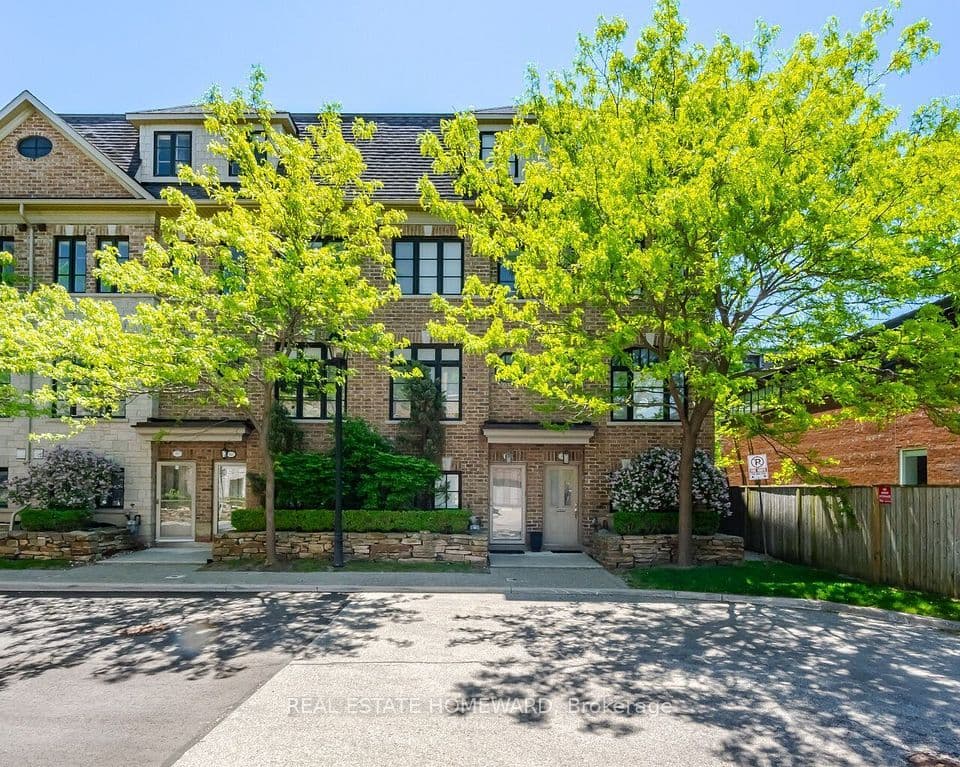 62 Cormier Heights, Toronto, ON M8Z 0B5 – main photo