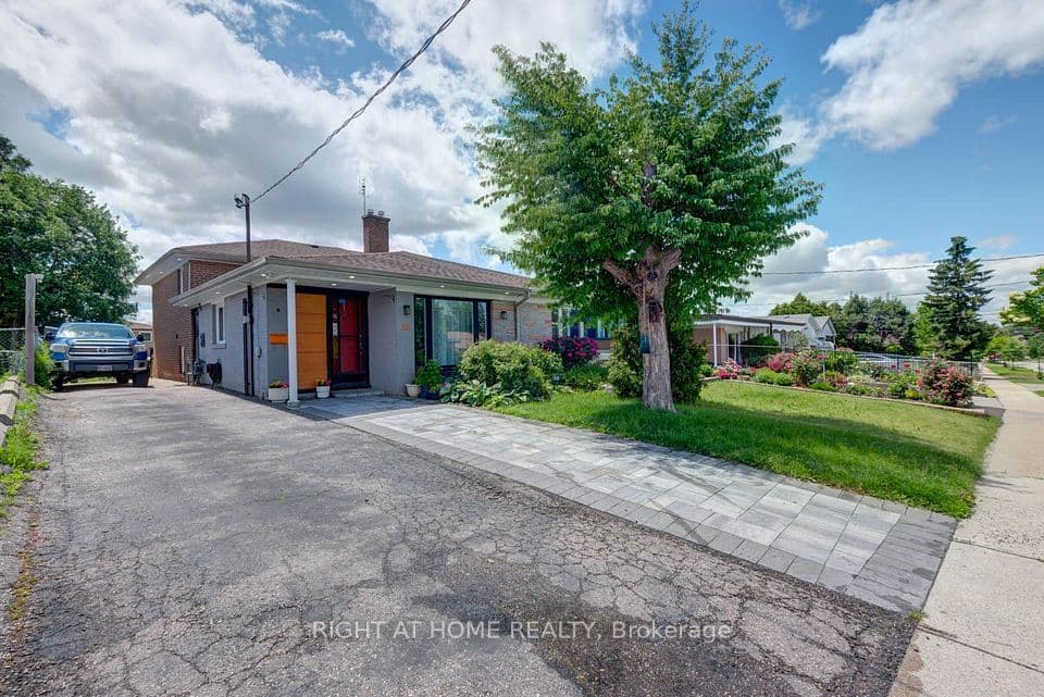 31 Frankton Crescent, Toronto, ON M3J 1C2 – main photo