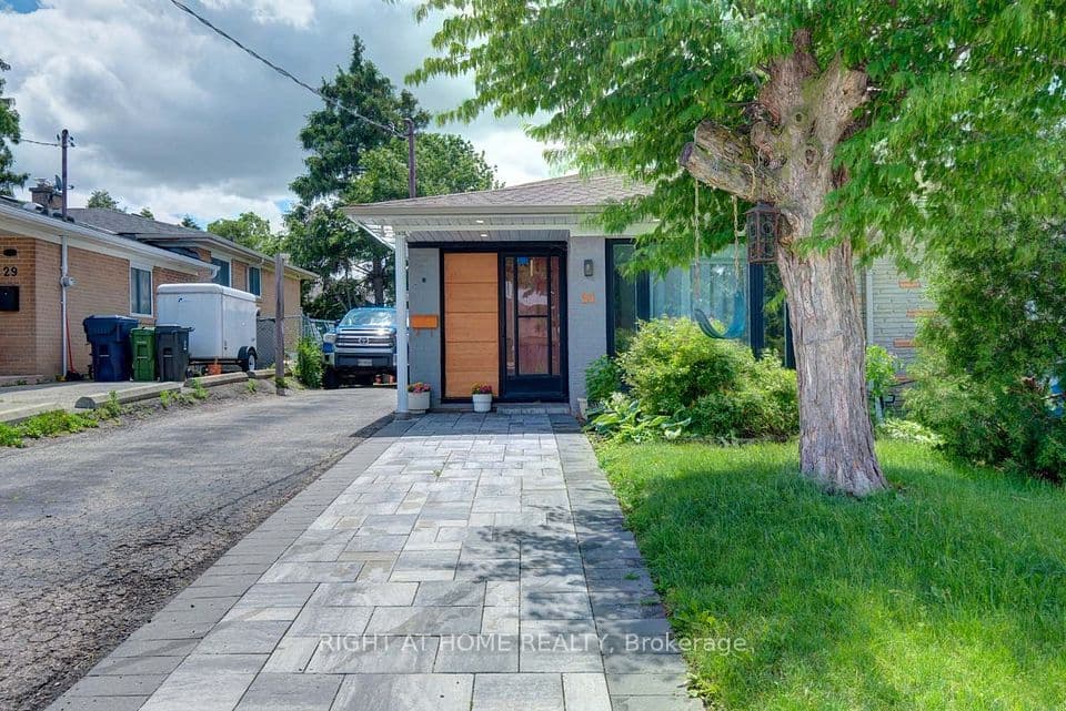 31 Frankton Crescent, Toronto, ON M3J 1C2 – photo 3