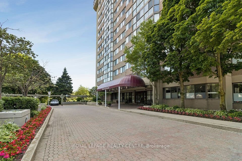 880 Dundas Street W 1006, Mississauga, ON L5C 4H3 – photo 2
