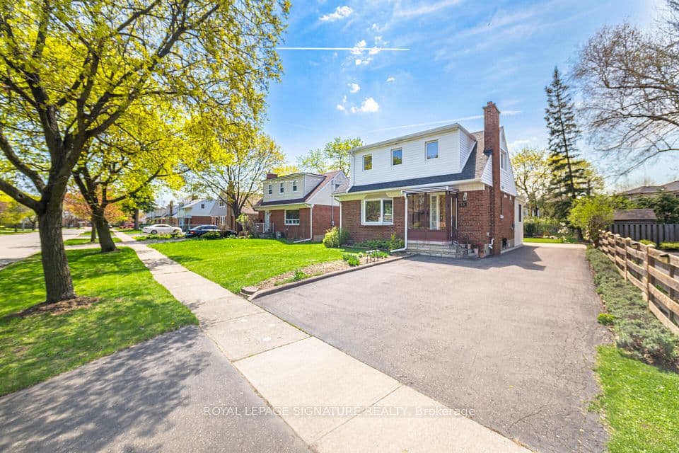 18 Erlesmere Avenue, Brampton, ON L6W 2T5 – main photo