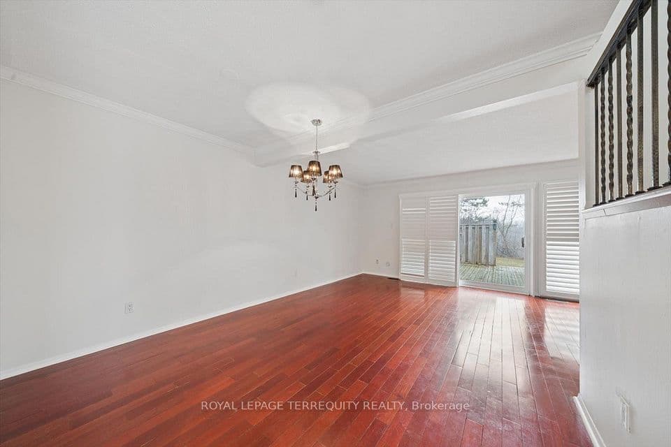 1825 Hyde Mill Crescent, Mississauga, ON L5N 0A7 – photo 3