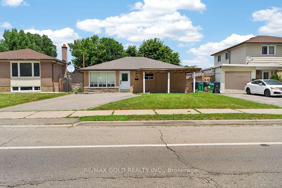 182 Mcmurchy Avenue S, Brampton, ON L6Y 1Y9 – main photo