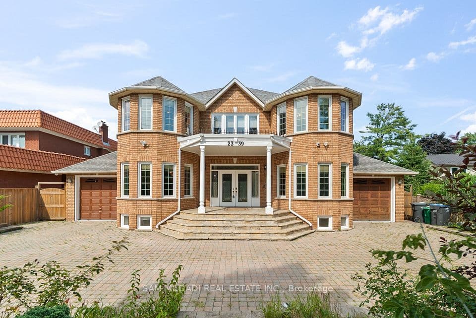 2339 Glengarry Road, Mississauga, ON L5C 1Y1 – photo 2