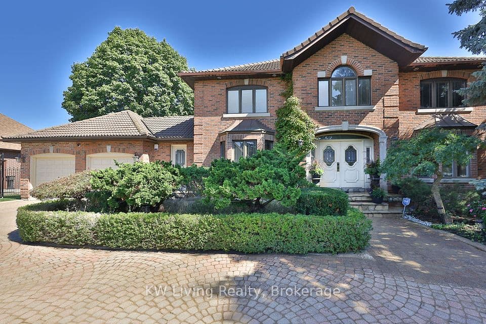 1070 Geran Crescent, Mississauga, ON L5H 4A6 – photo 2