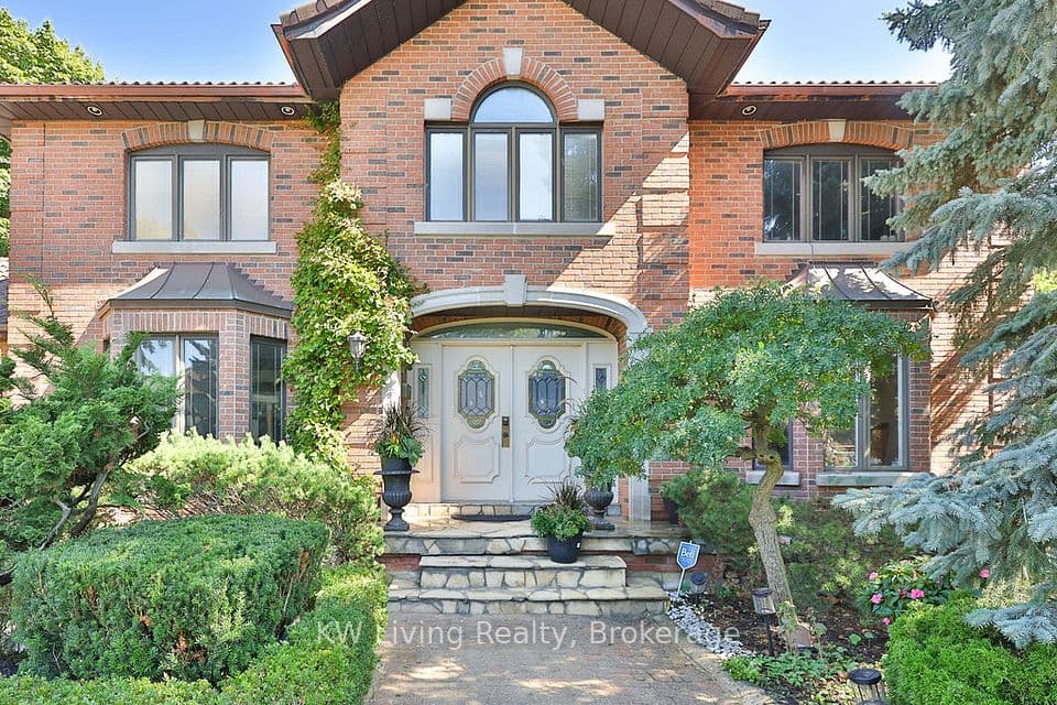 1070 Geran Crescent, Mississauga, ON L5H 4A6 – photo 3