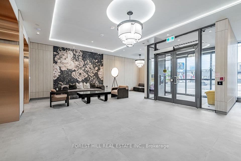 556 Marlee Avenue 911, Toronto, ON M6B 3J4 – photo 3