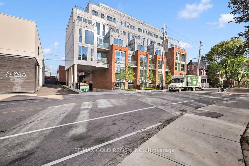 57 Brock Avenue 211, Toronto, ON M3H 3N2 – photo 2