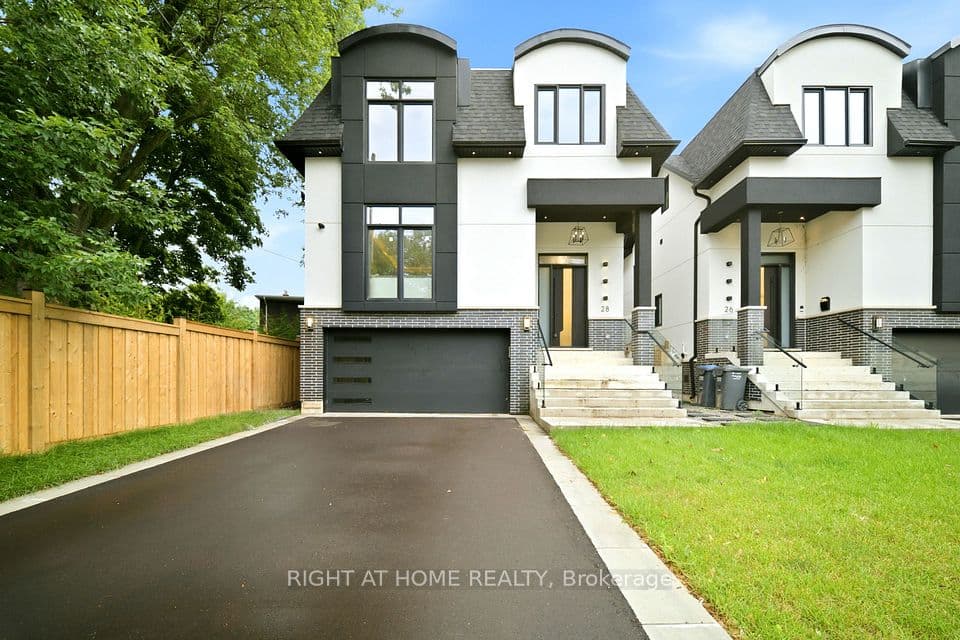 28 Pine Avenue, Mississauga, ON L5H 2P6 – main photo