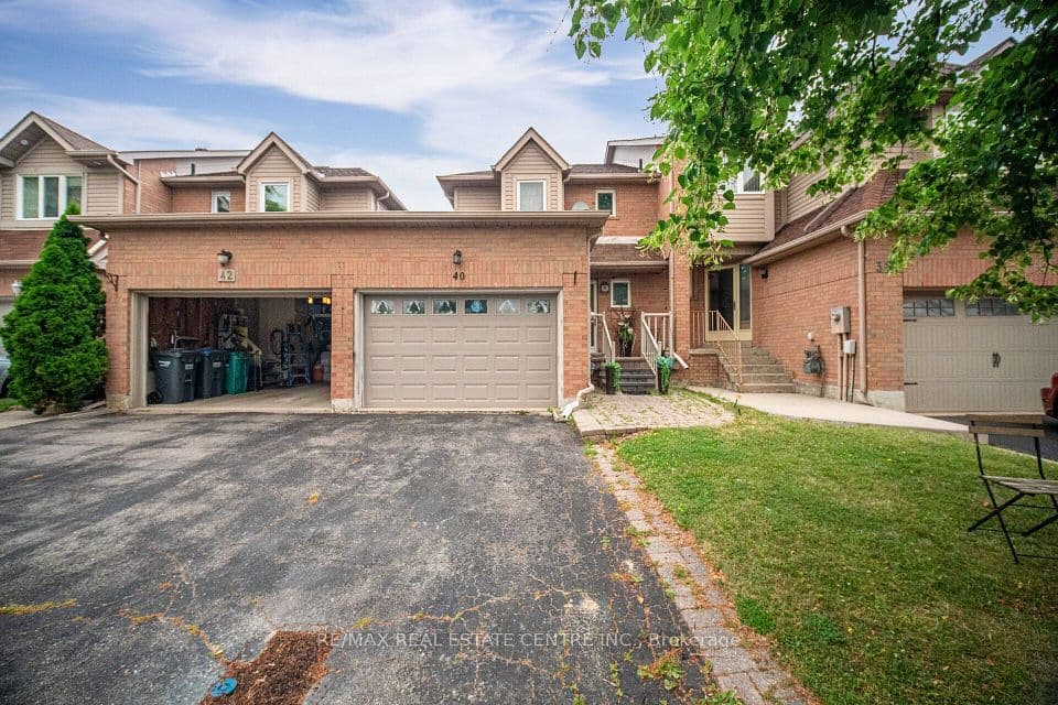 40 Langdale Crescent, Brampton, ON L6Y 4R7 – main photo