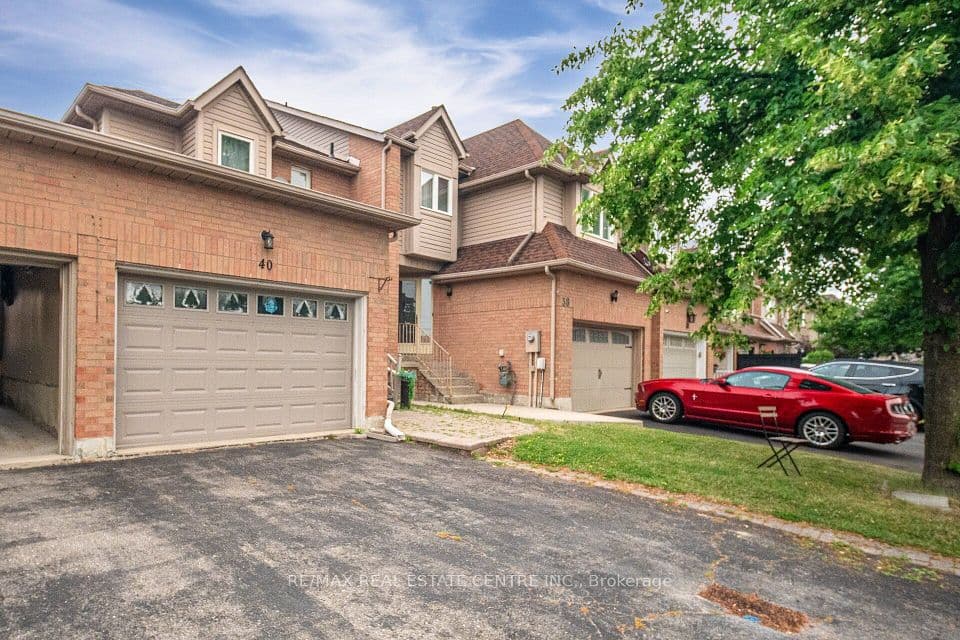 40 Langdale Crescent, Brampton, ON L6Y 4R7 – photo 3
