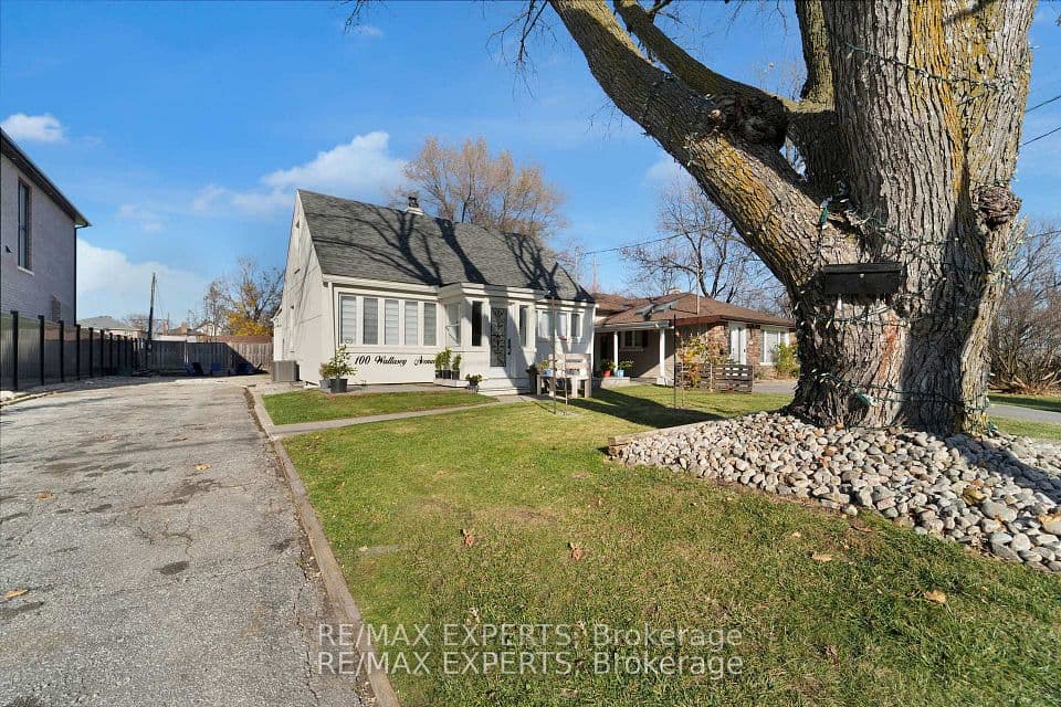 100 Wallasey Avenue, Toronto, ON M9M 1E4 – photo 2