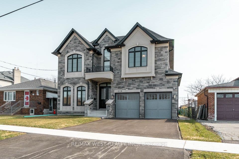 119 Jay Street, Toronto, ON M6L 2M3 – main photo