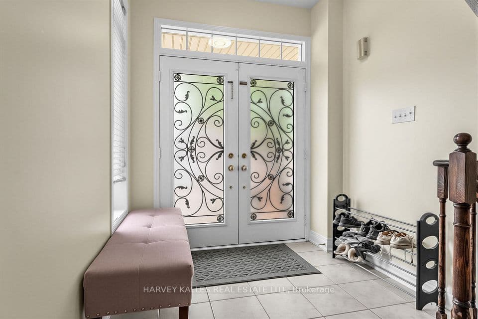 12 Tidewater Road, Brampton, ON L6P 2M5 – photo 2