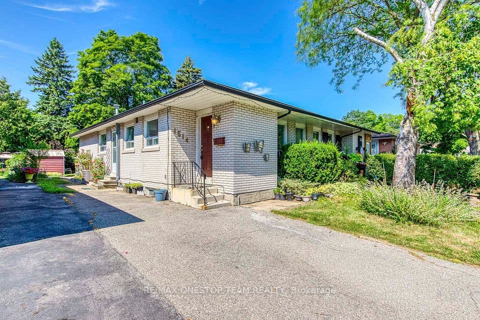 1514 Swanage Crescent, Mississauga, ON L5J 3N8 – photo 2