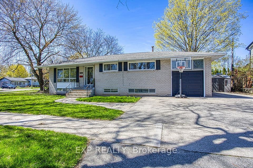 2387 Cyprus Avenue, Burlington, ON L7P 1G5 – main photo