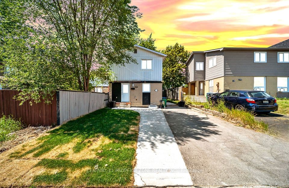 19 Horseshoe Court, Brampton, ON L6S 1S1 – main photo