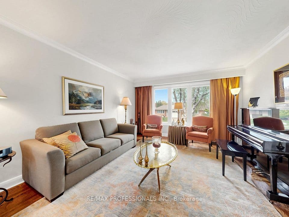24 Breadner Drive, Toronto, ON M9R 3M4 – photo 3