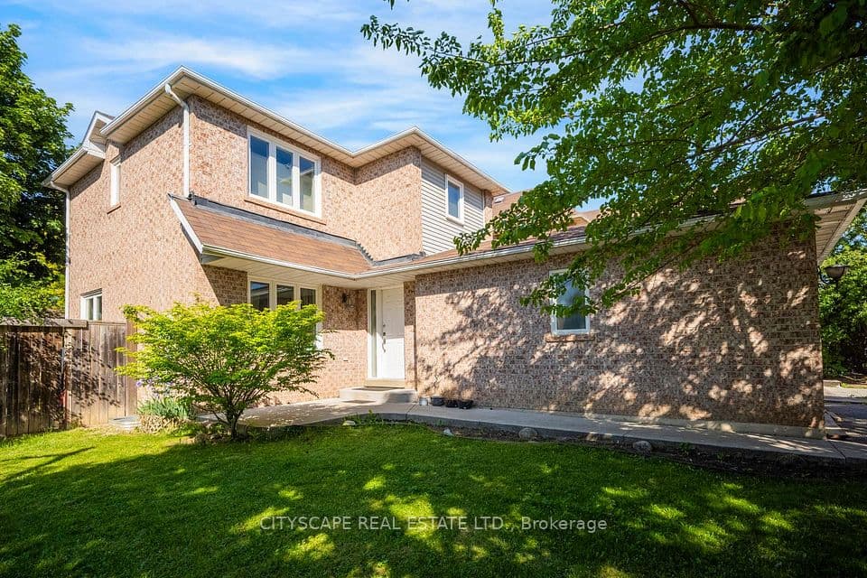 65 Mullis Crescent, Brampton, ON L6Y 4S9 – main photo