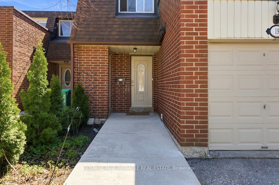 6240 Montevideo Road 19, Mississauga, ON L5N 2N7 – photo 2
