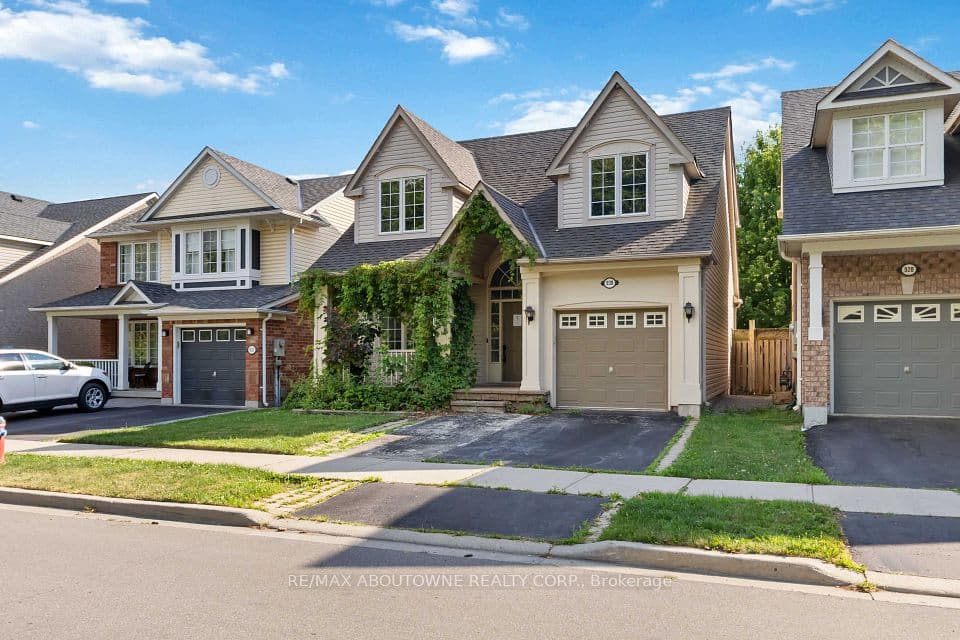 930 Lancaster Boulevard, Milton, ON L9T 6A4 – main photo