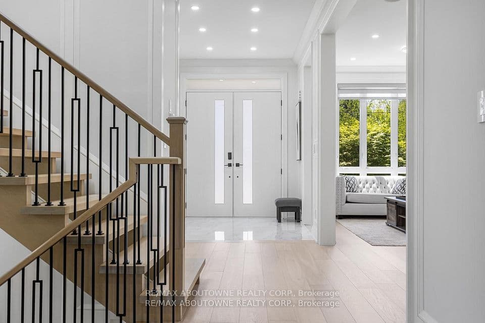 455 Samford Place, Oakville, ON L6L 4E7 – photo 2