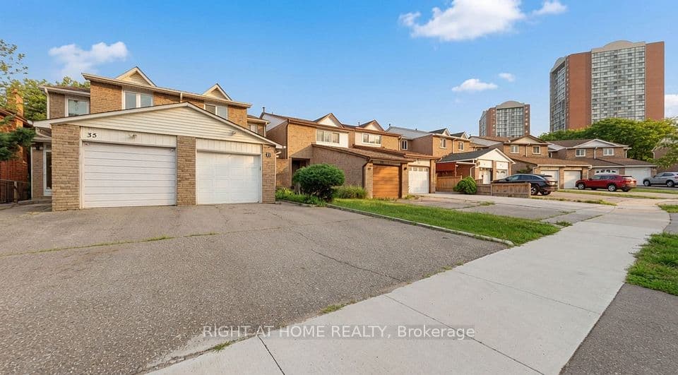 35 Chalfield Lane, Mississauga, ON L4Z 1K8 – photo 2