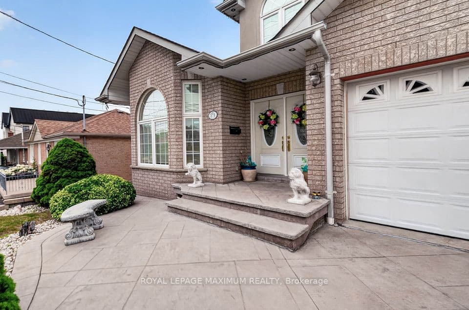 378 Rustic Road, Toronto, ON M6L 1W7 – photo 3