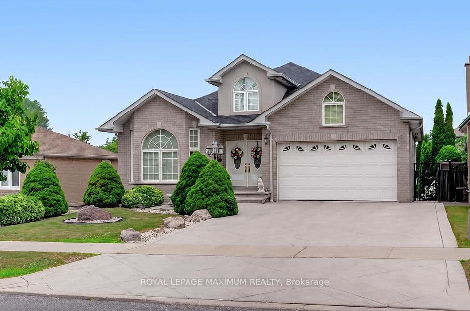 378 Rustic Road, Toronto, ON M6L 1W7 – main photo