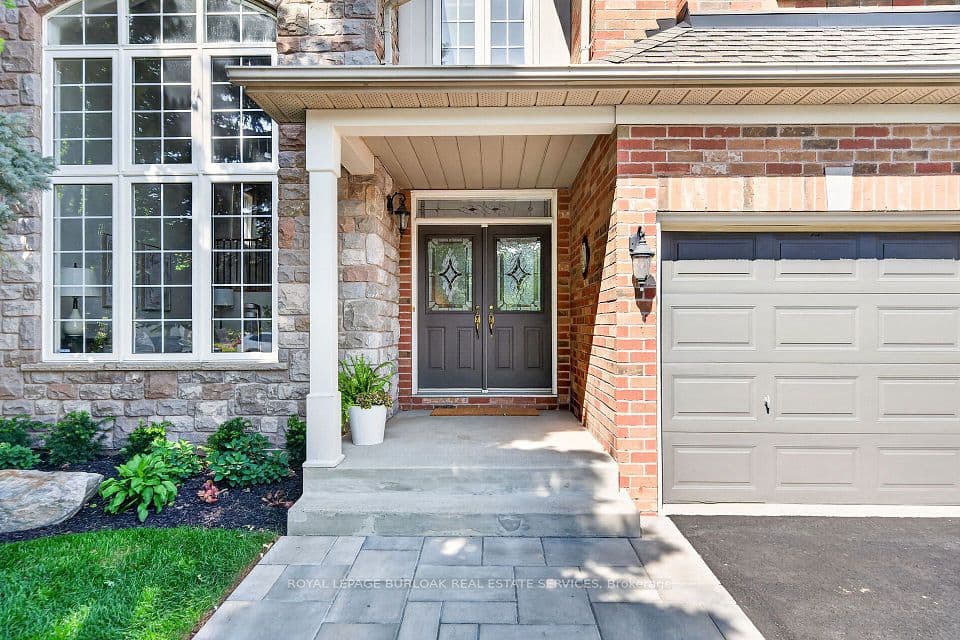2203 Turnberry Road, Burlington, ON L7M 4P9 – photo 2
