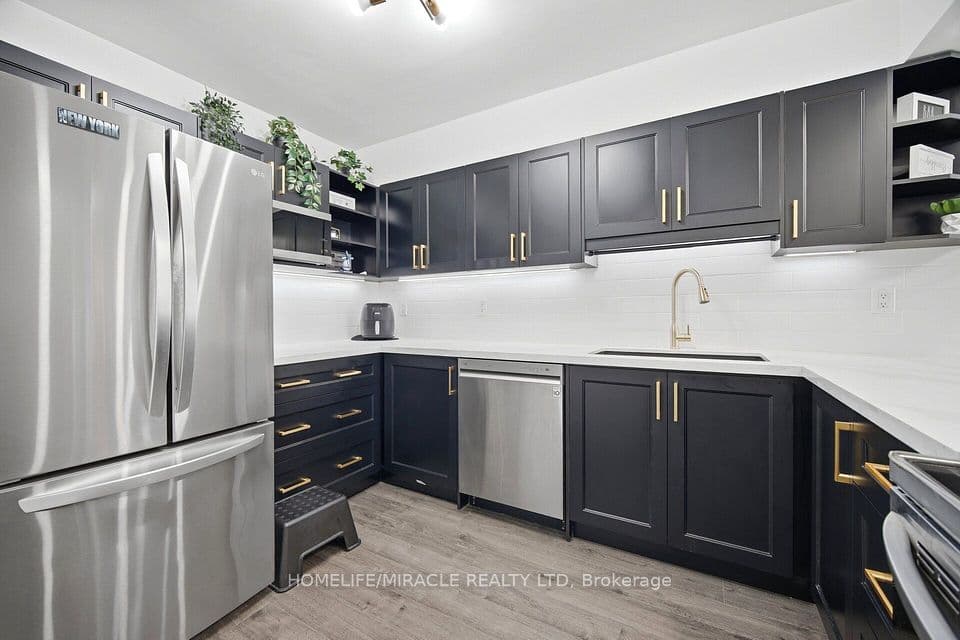 238 Albion Road 102, Toronto, ON M9W 6A7 – main photo