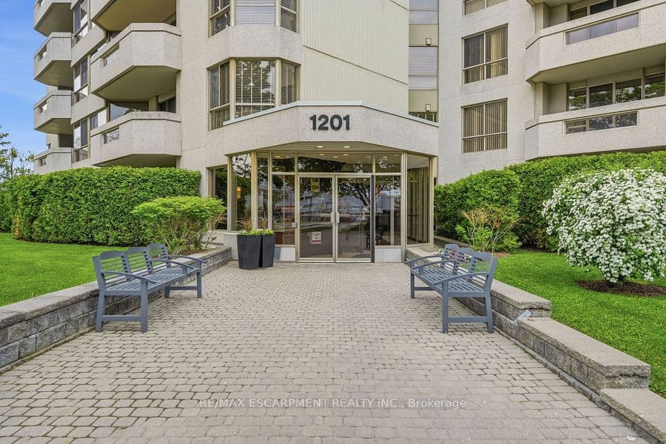 1201 North Shore Boulevard E 1003, Burlington, ON L7S 1Z5 – photo 2