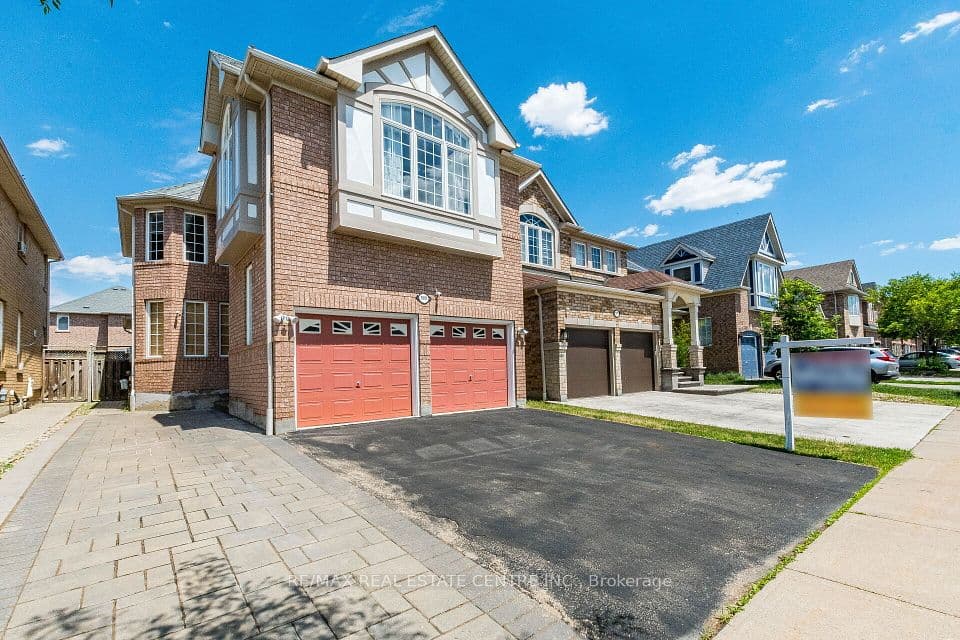 5981 Couples Street, Mississauga, ON L5V 2Z5 – photo 2