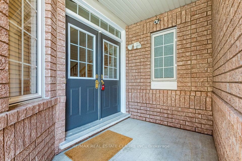 5981 Couples Street, Mississauga, ON L5V 2Z5 – photo 3