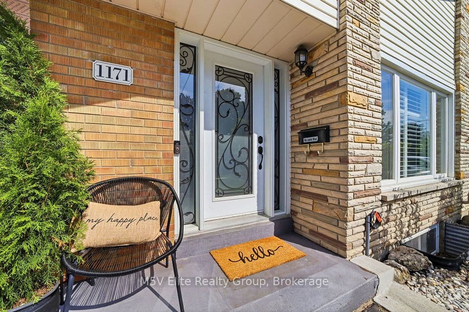 1171 Gripsholm Road, Mississauga, ON L4Y 2G8 – photo 2