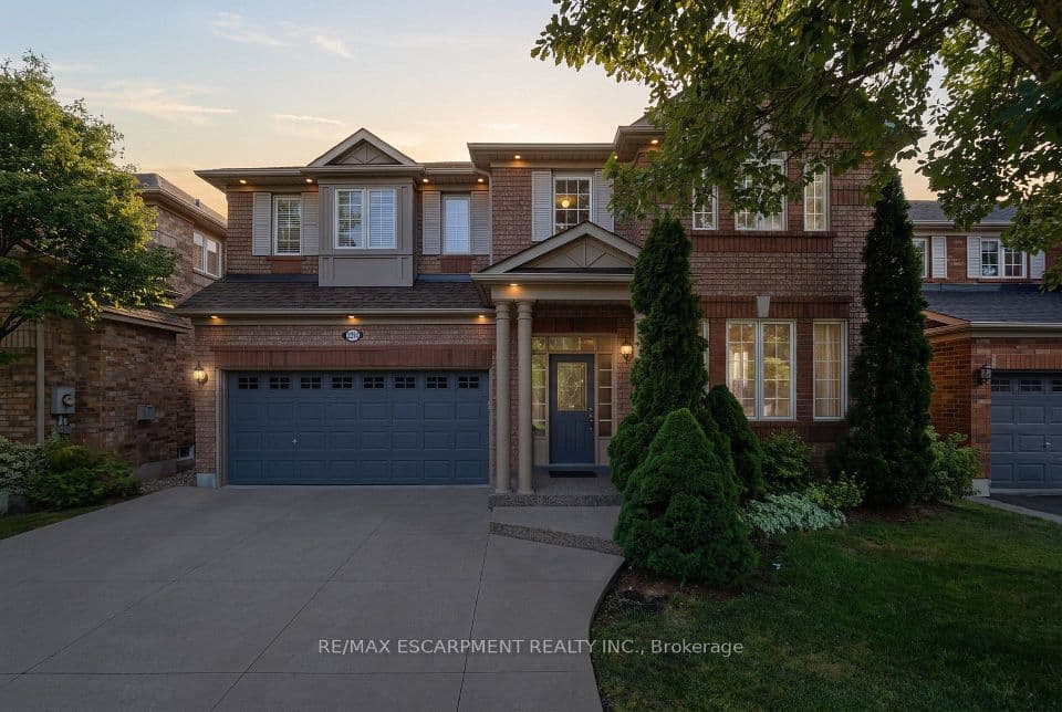 2241 Glazebrook Circle, Oakville, ON L6M 5B5 – main photo