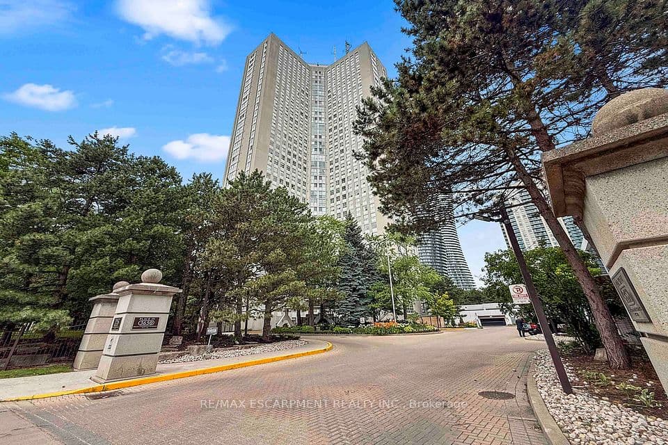 3650 Kaneff Crescent 2804, Mississauga, ON L5A 4A1 – main photo