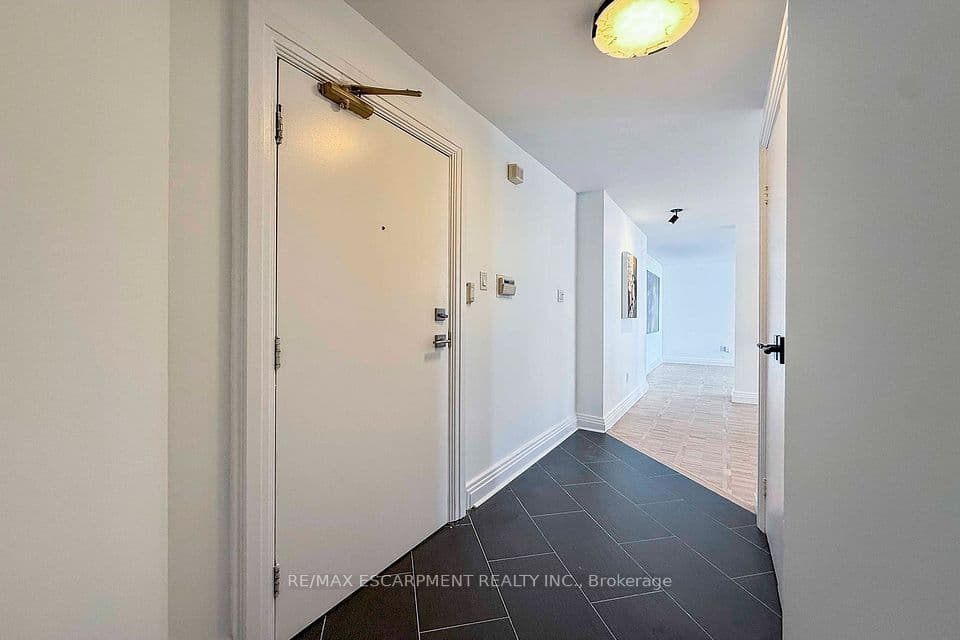 3650 Kaneff Crescent 2804, Mississauga, ON L5A 4A1 – photo 2