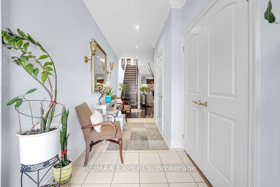 18 Cobalt Street, Toronto, ON M6M 2K2 – photo 3