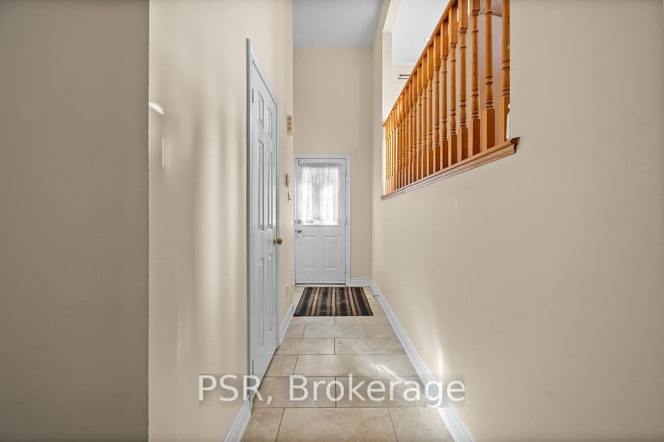 17 Andrika Court, Mississauga, ON L4Z 4E9 – photo 3