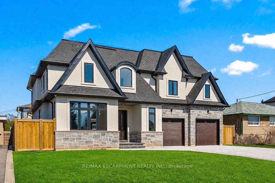 383 Wadsworth Street, Oakville, ON L6K 2A2 – photo 2