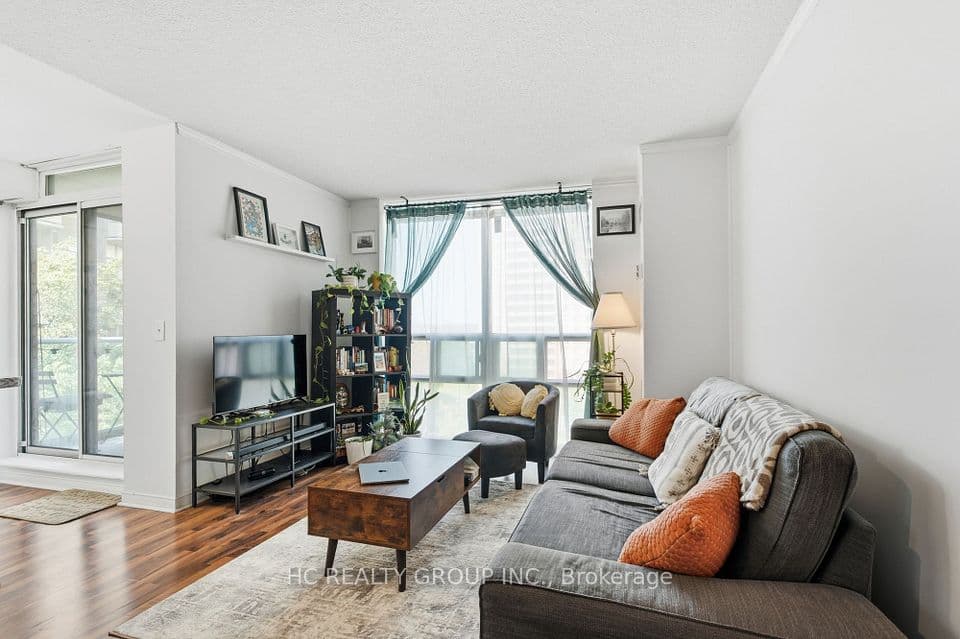 17 Michael Power Place 713, Toronto, ON M9A 5G5 – photo 3