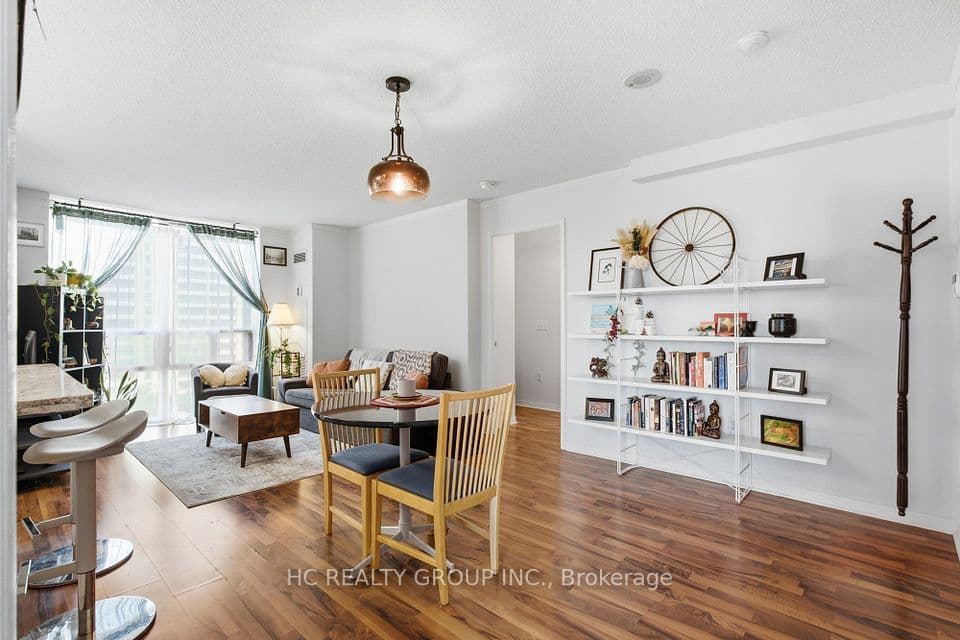 17 Michael Power Place 713, Toronto, ON M9A 5G5 – photo 2