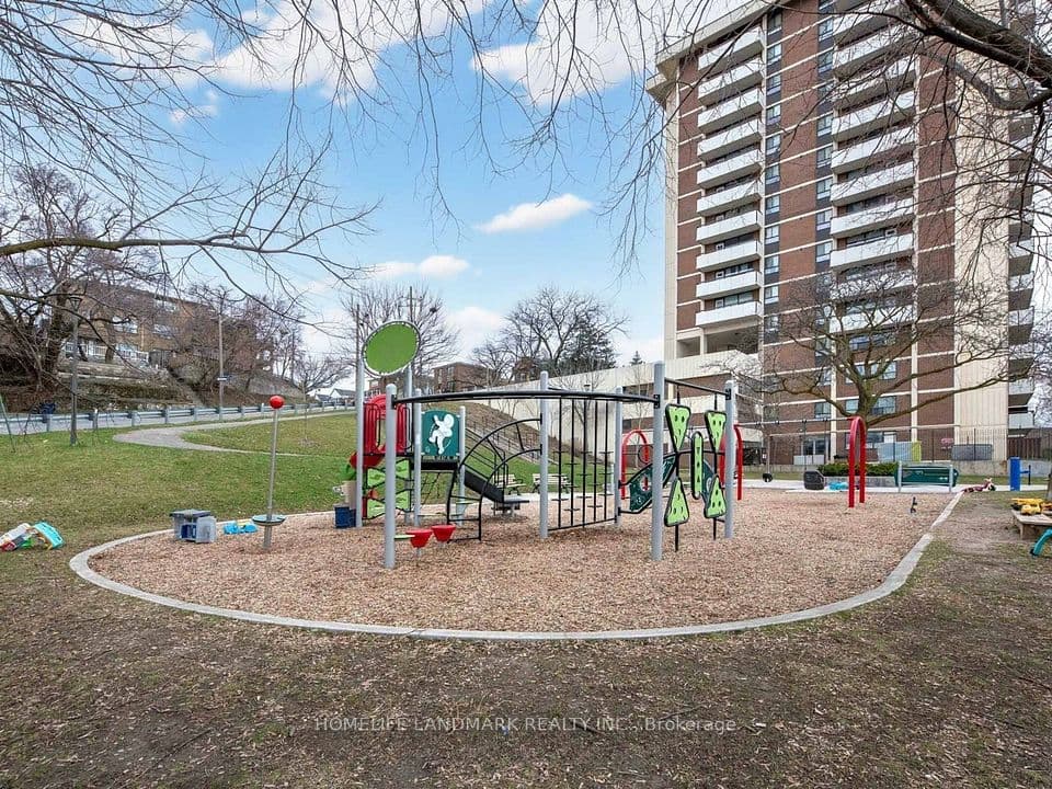 541 Blackthorn Avenue 107, Toronto, ON M6M 5A6 – photo 2