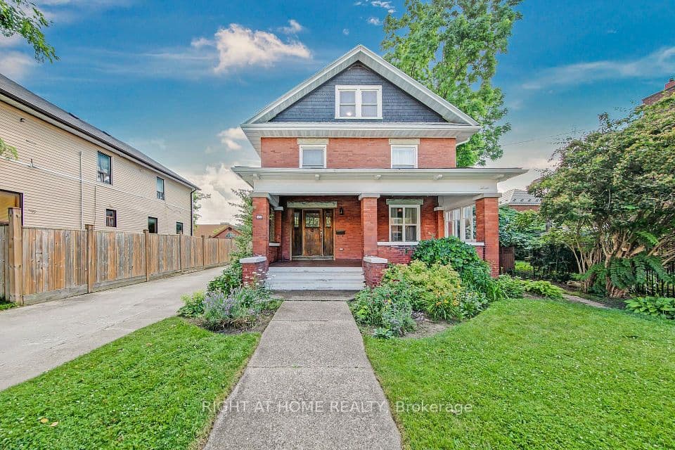 30 Willow Street N, Halton Hills, ON L7J 1Z7 – photo 2