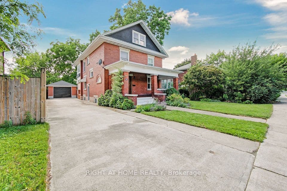 30 Willow Street N, Halton Hills, ON L7J 1Z7 – main photo