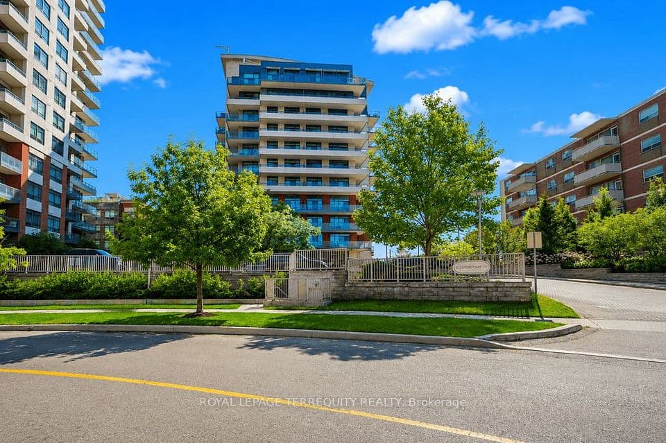 35 Fontenay Court 202, Toronto, ON M9A 0E2 – photo 3
