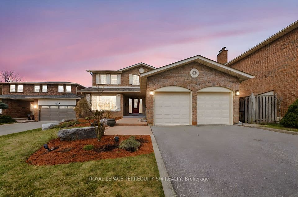 1169 Carlo Court, Mississauga, ON L4W 3N6 – main photo