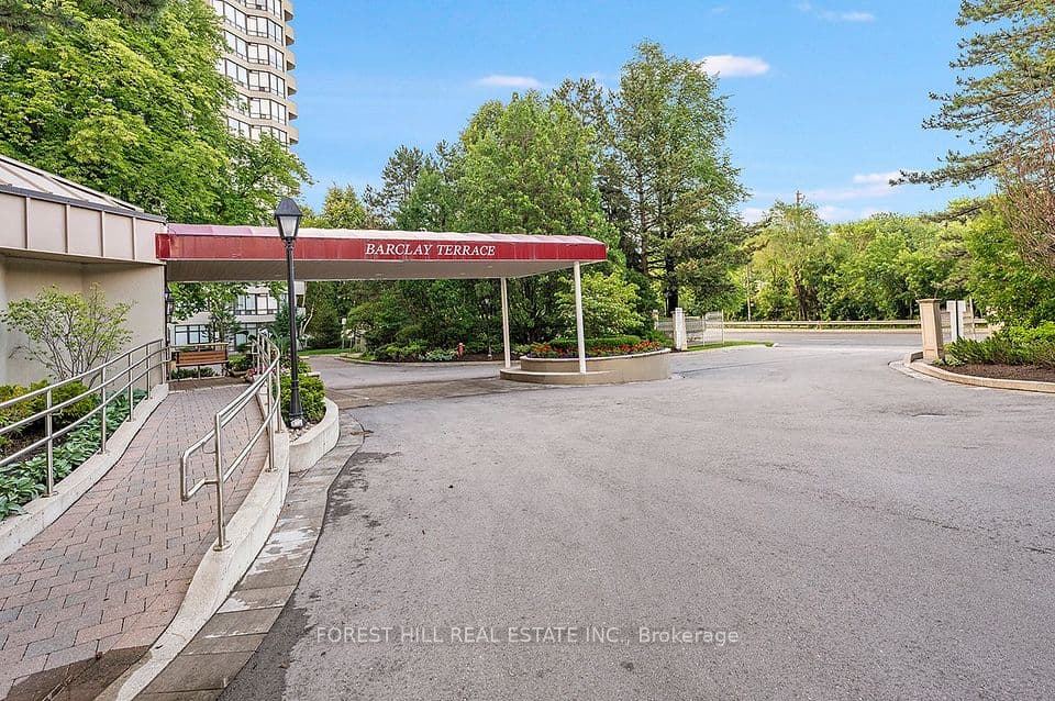1300 Islington Avenue 2208, Toronto, ON M9A 5C4 – photo 2